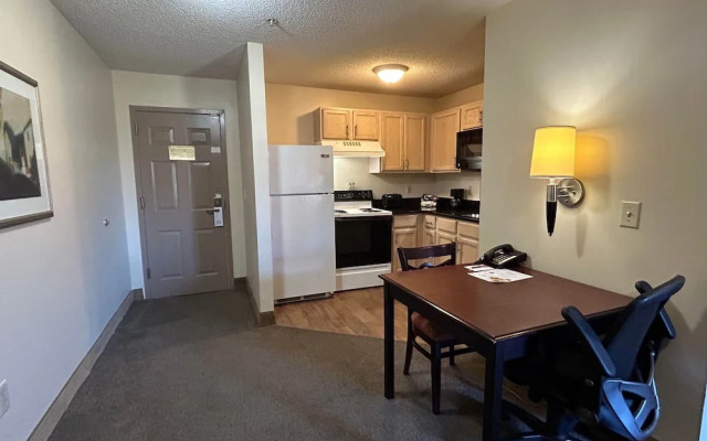 Ashley Quarters Hotel Cincinnati Airport