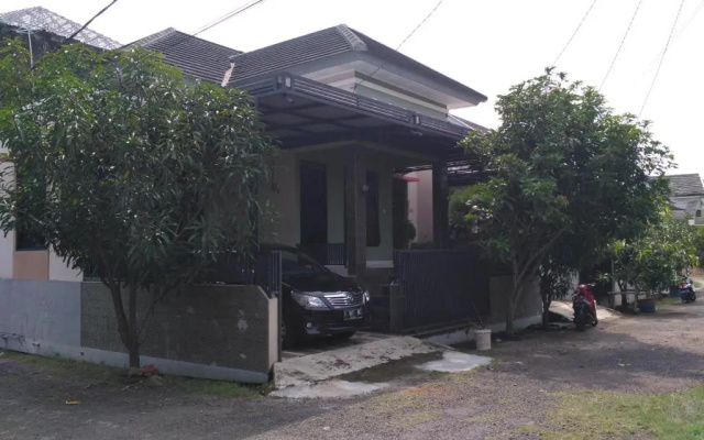 WIEN HOMESTAY 2 CIREBON - F9 Family Homestay