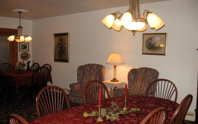 Glass House Inn Erie Near I-90 & I-79