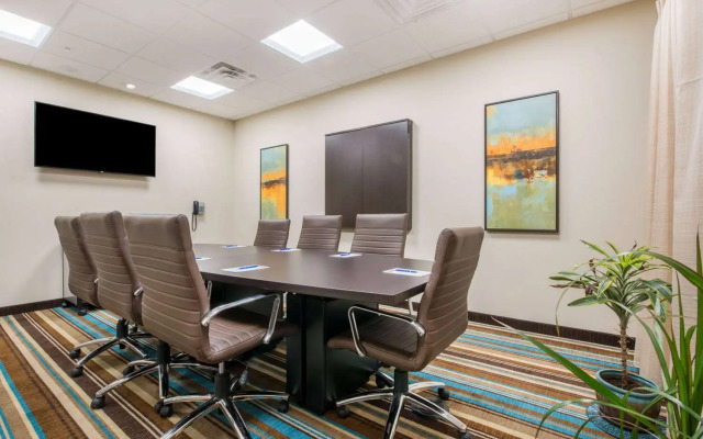 Hawthorn Suites by Wyndham Bridgeport/Clarksburg