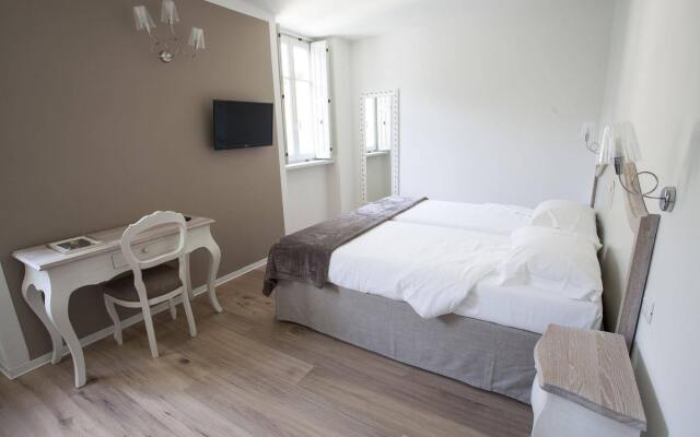 Villa Italia Luxury Suites and Apartments