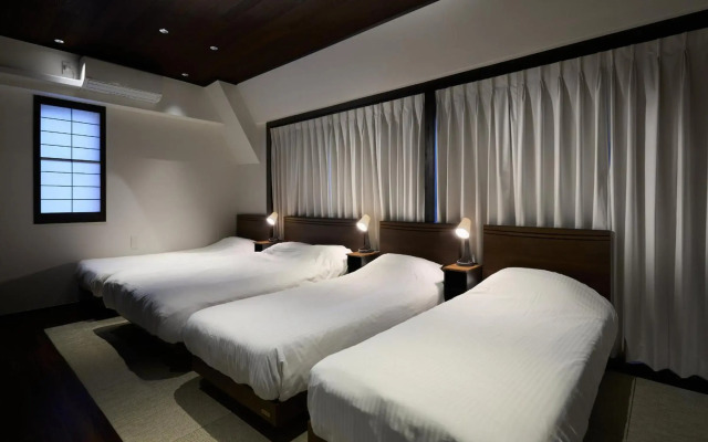 City Hotel N.U.T.S.