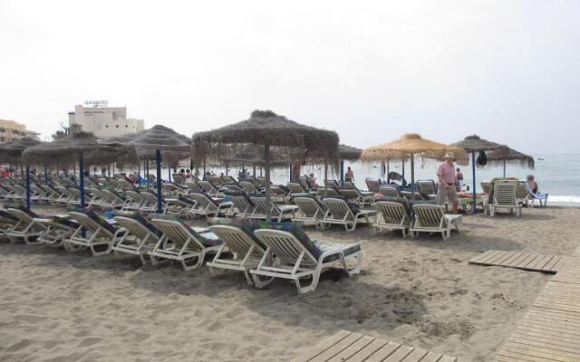 Playa Benalmadena-Alay, piscina, parking