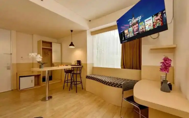 MaxOneHotels Premier Melawai