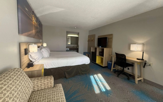 Days Inn by Wyndham Hannibal
