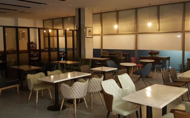 Paju Beautiful Tourist Hotel