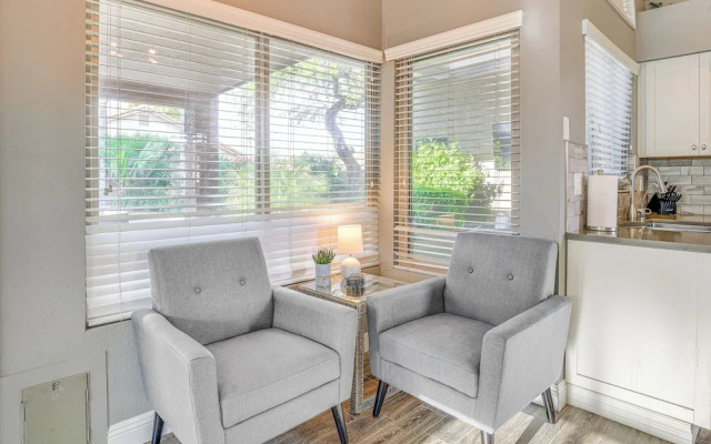 Tempe Retreat w/ Saltwater Pool & Grill!