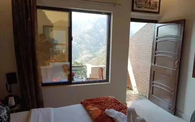 Hotel 7 Heights by OYO Rooms