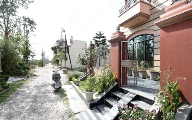 OYO 15347 Dhingra Residency