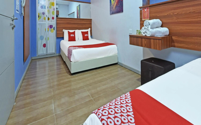 OYO 768 Fajar Baru Boutique Hotel