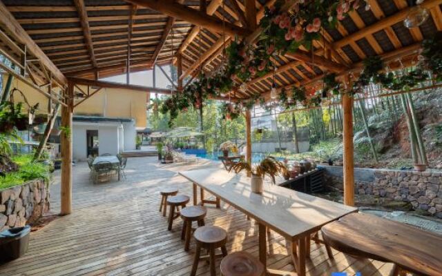 Xitang Hotspring Homestay (Wangyougu Branch)
