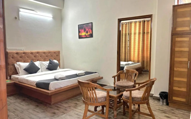 OYO 27648 Kasauli Greens