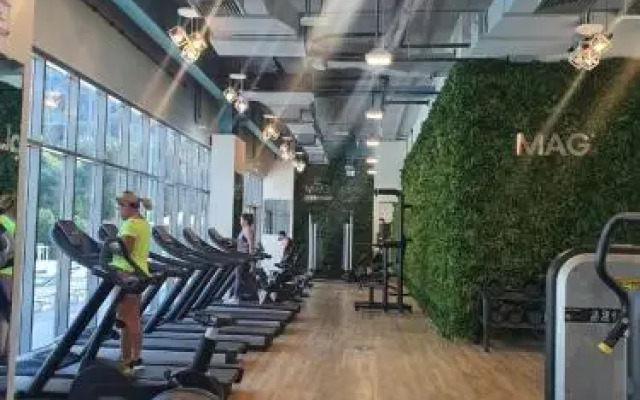 Cozy 1-bedroom apartment in Dubai South with Pool