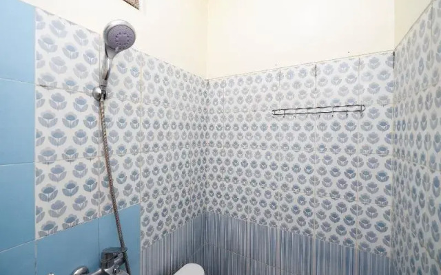 OYO 2428 Trision Hostel