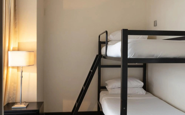 Parade Hotel