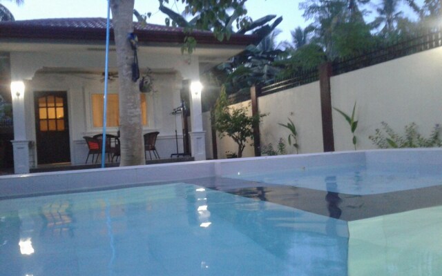 Alona Studio Bungalow