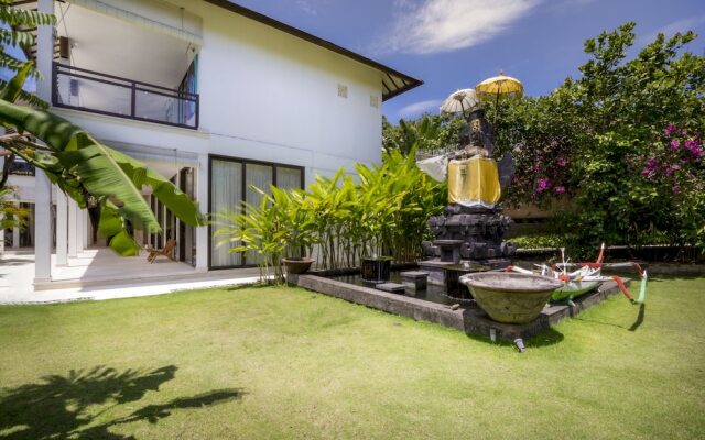 Best Selling 4 Bedrooms Pool Villa in Uluwatu Included Breakfast