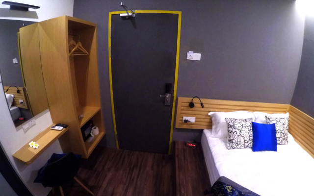 B Street Hotel