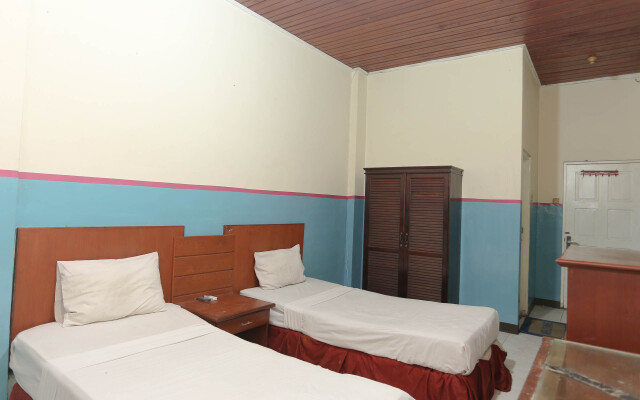 OYO 2057 Hotel Kharisma