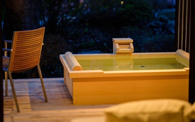 Traditional Onsen Ryokan Izu Yugashima Shirakabe