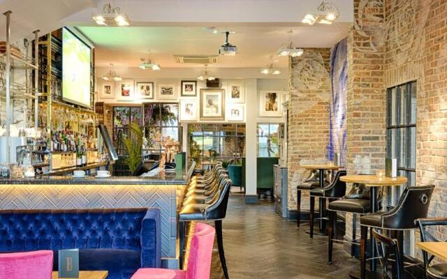 Black Ivy Hotel