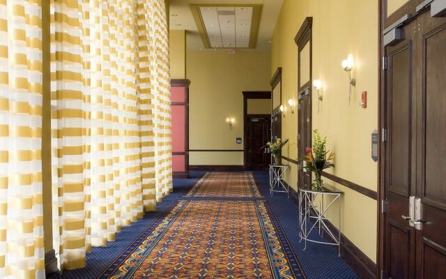 Renaissance Mobile Riverview Plaza Hotel