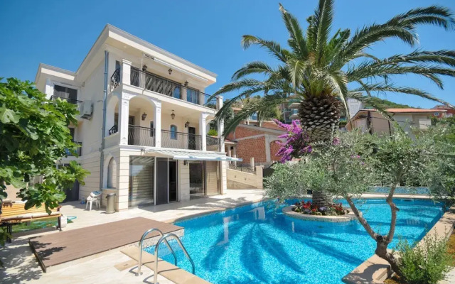 St. George Apartments and Villa with pool