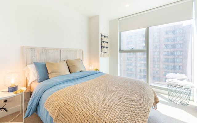 Stylish city views CBD 2 bed 2 bath