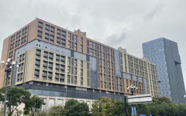 Doushajia Projection Apartment (Dagang Yihua Square Shop)