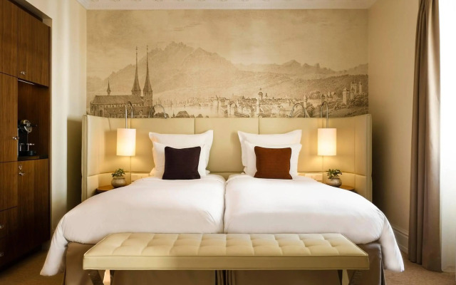 Renaissance Lucerne Hotel