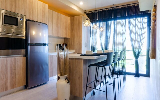 The Boat 308 2 Bedroom Condo by Redawning