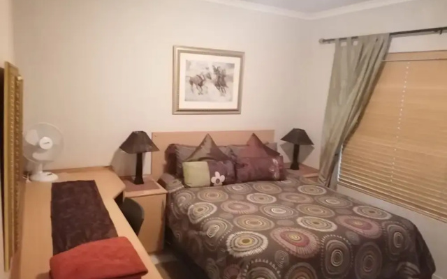 Inviting 3-bed House in Kempton Park