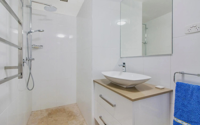 Meridian Tower Apartments