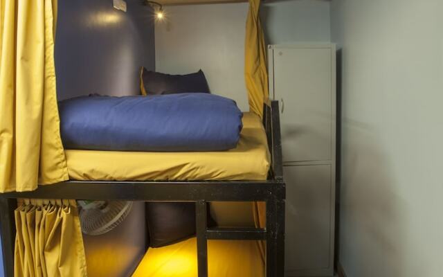 RedDoorz Hostel @ Signature Inn