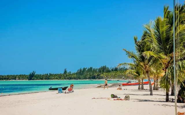White Sands Beach