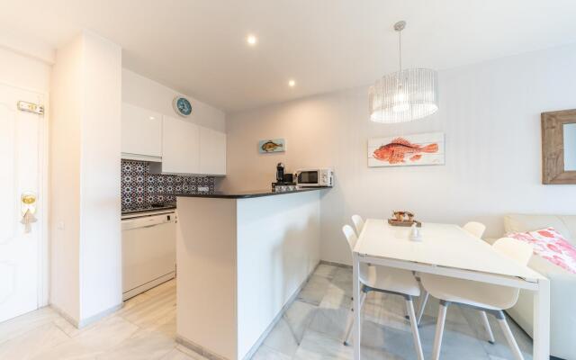 Lucia in L'Escala with 1 bedrooms and 1 bathrooms