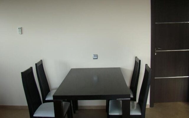 Argo Aparthotel