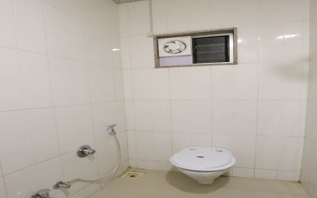 OYO 10697 Hotel Suraj Inn