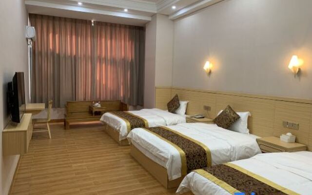 Ruili Xingyi Business Hotel