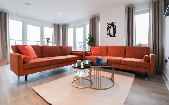 Stunning Riverside Apartment