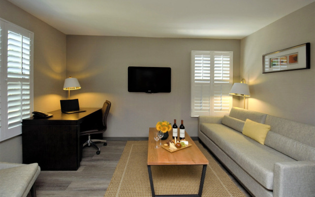 Hotel Indigo Napa Valley by IHG
