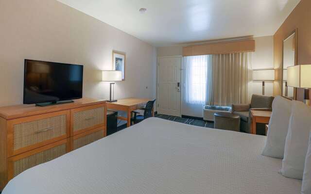 Ramada by Wyndham Costa Mesa/Newport Beach
