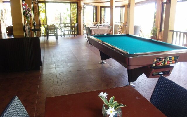 Anda White Beach Resort