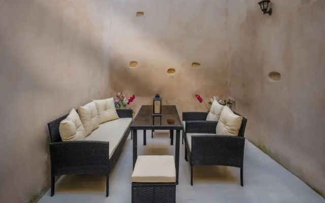 Central Art Maisonette by Estia