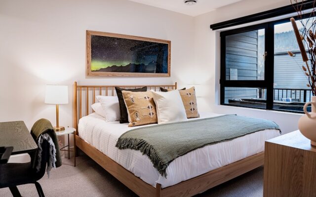Powder Pines Retreat Revelstoke Vacation