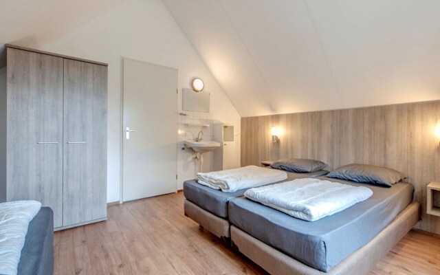 Tidy Bungalow With Microwave, 3 km. From Renesse and Beach