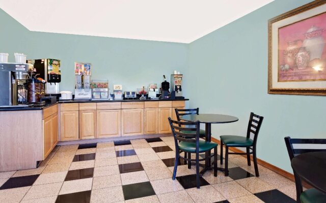 Super 8 By Wyndham Carlisle-South