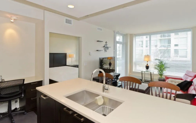 Suite Digs Waterfront