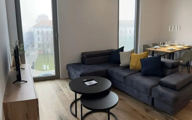 Garden Residence - Premium Alpine View Apartment