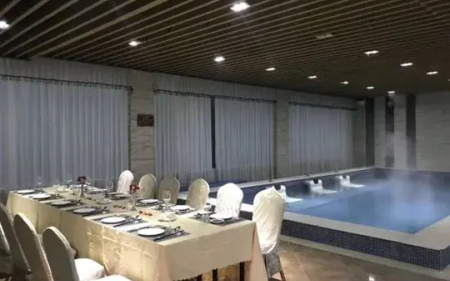 Guangyuan Empress Hot Spring Hotel